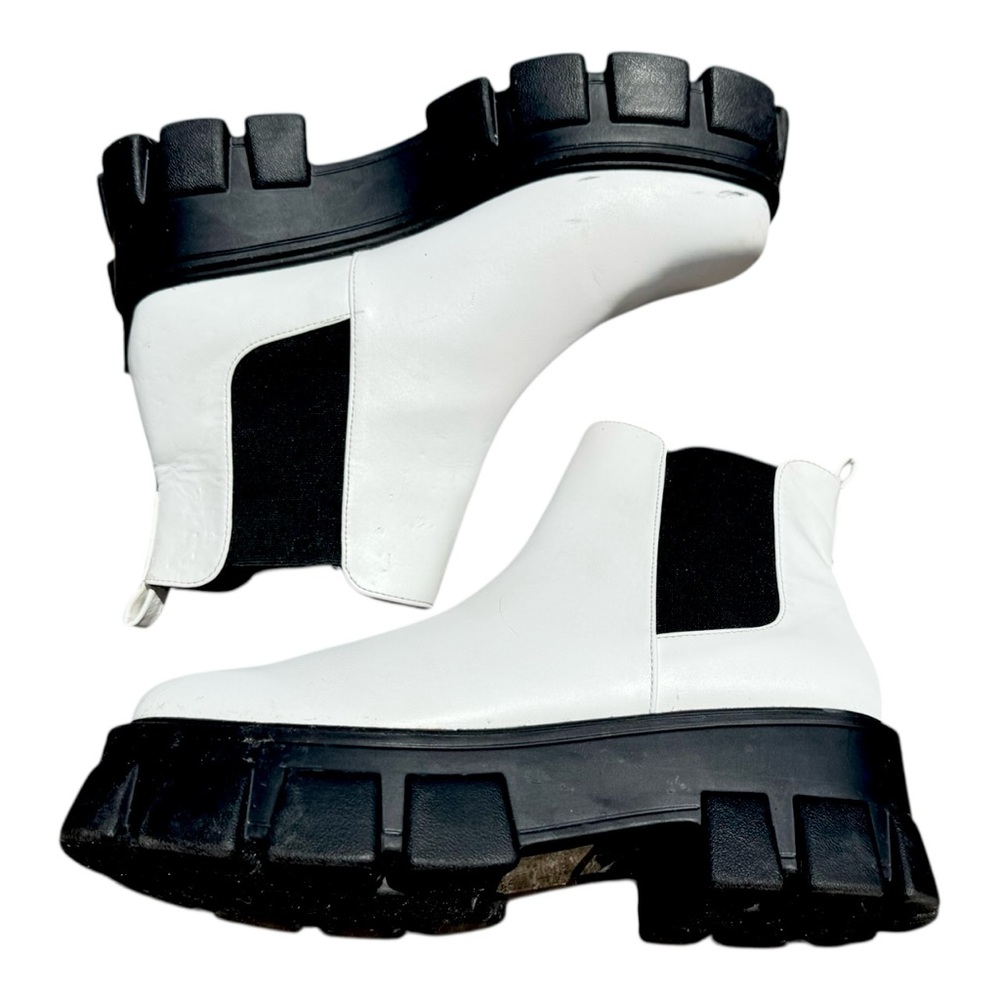 Forever 21 White and Black Ankle Booties